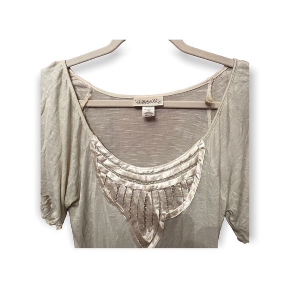 Belle du Jour Women’s Blouse Cream 100% Rayon Sz Medium - Picture 4 of 11